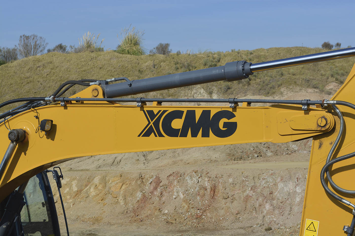 EXCAVADORA XCMG MODELO XE225 BR 8