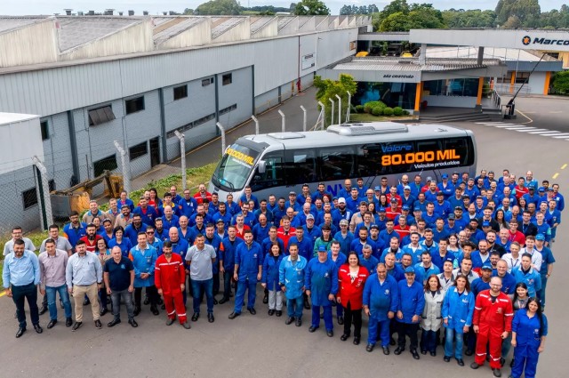 VOLARE celebra entrega del microbus 80 MIL