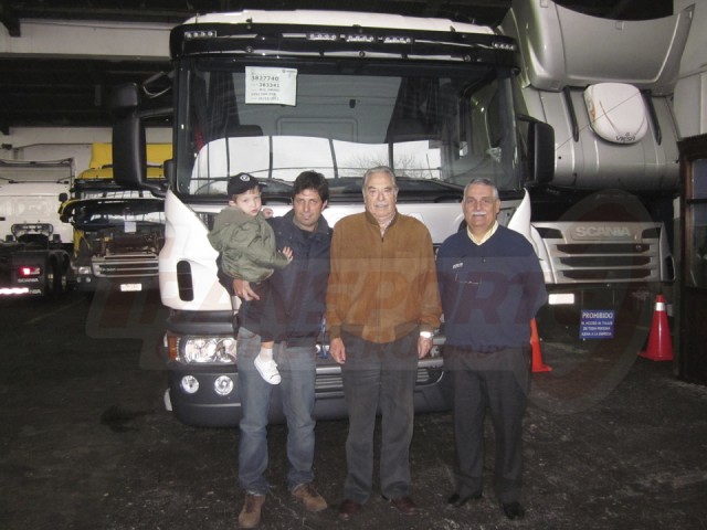 SCANIA - Pablo Kadertjoglou Transportes