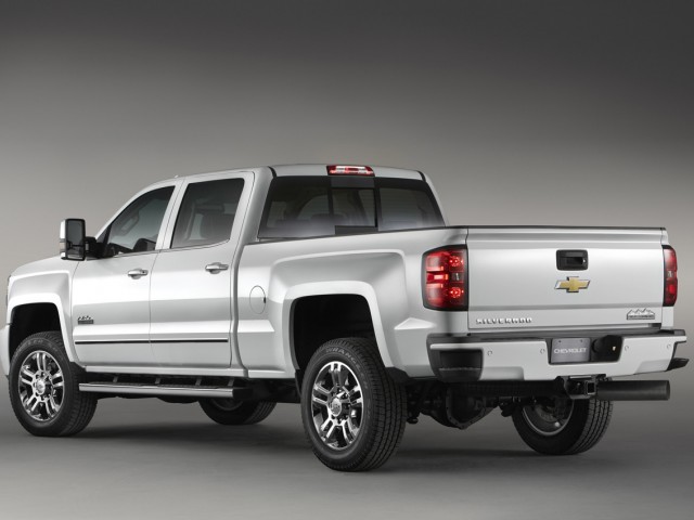 2015-chevrolet-silverado-2500hd_2