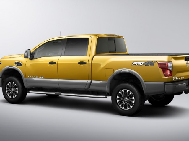 2016_nissan_titan_xd_15