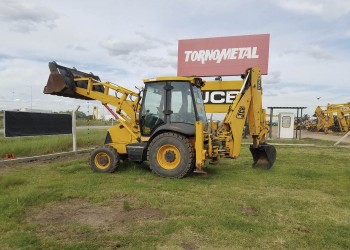 Retroexcavadora JCB modelo 3CX. Año 2006. 6500 horas. Buen funcionamiento. 