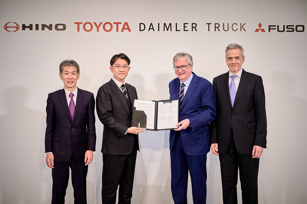 Daimler Truck, Mitsubishi Fuso, Hino y Toyota Motor Corporation concluyen un memorando de entendimiento sobre la aceleración del desarrollo de tecnologías avanzadas y la fusión de Mitsubishi Fuso y Hino Motors