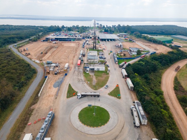 Avanzan obras de mejoras en área de control integrado del paso de frontera de Fray Bentos