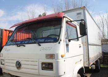 Volkswagen 8140 con furgón térmico del año 1995