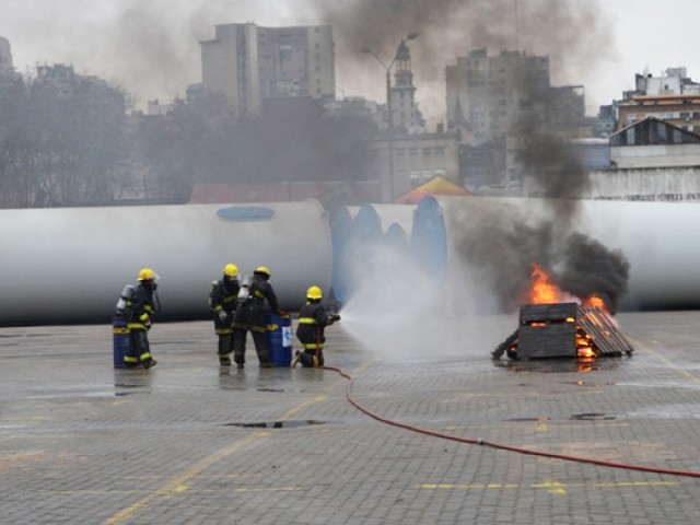 Actividades de simulacro de riesgo en el Puerto de Montevideo