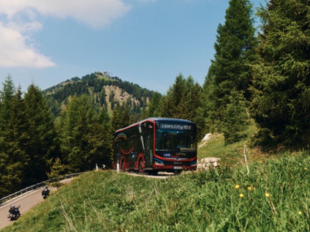 Eficiente en montaña y valle: el MAN Lion's City 10 E totalmente eléctrico supera la prueba de campo en los Dolomitas