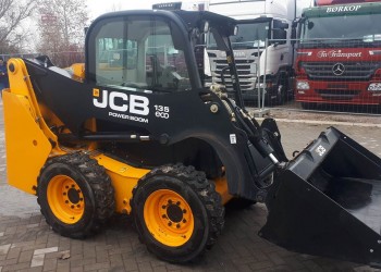 Minicargador JCB modelo 135