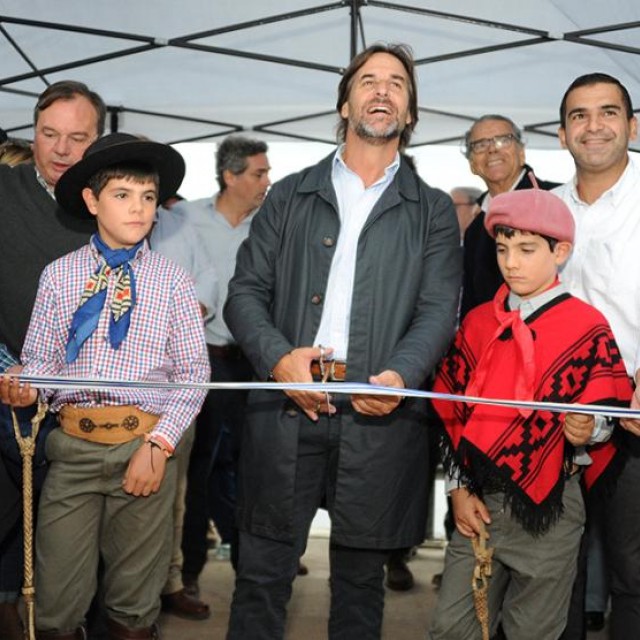 Lacalle Pou inauguró puente en el límite de los departamentos de Cerro Largo y Durazno