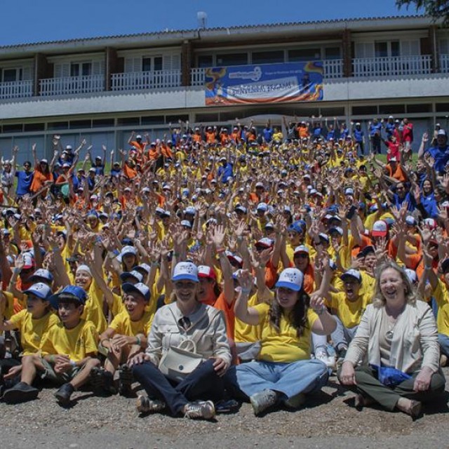 Túnicas en Red: Más de 600 escolares participan en programa educativo de UTE que promueve eficiencia energética