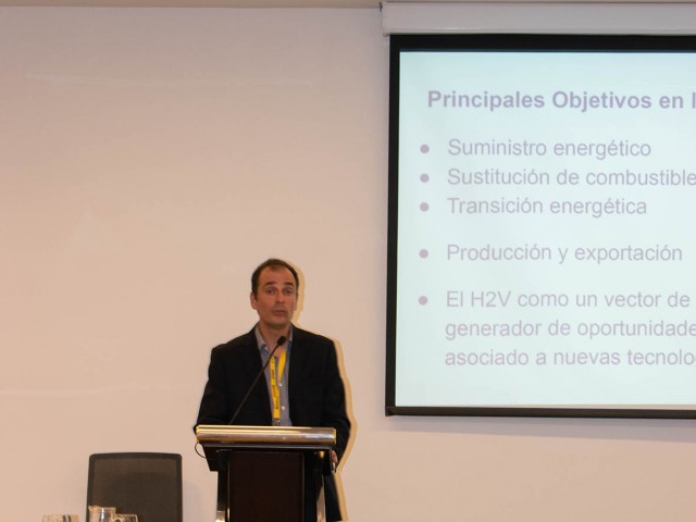 FORO MOVILIDAD 4.0 en EXPOCARGA | 3era. Parte | Presentación 1: Hidrógeno verde. Estrategia de desarrollo y su aplicación en transporte. ARIEL ALVAREZ GEBELIN