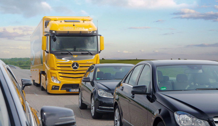 Mercedes Benz cuenta con un sistema revolucionario de seguridad: Active Brake Assist 2