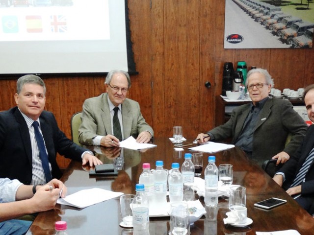 Foton formaliza contrato con Agrale para montar sus camiones en Caxias do Sul