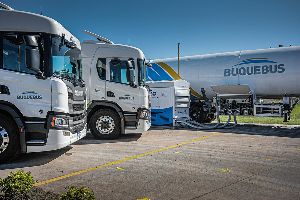 Integración vertical sustentable: BUQUEBUS adquirió camiones SCANIA a GNL