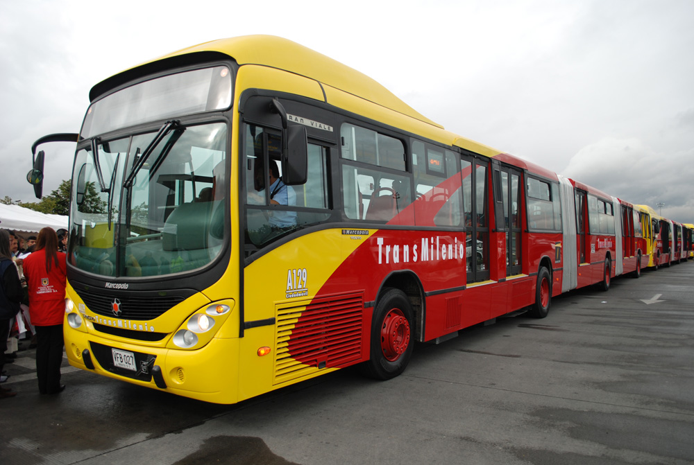 Volvo vende 155 ómnibus biarticulados y articulados para Bogotá