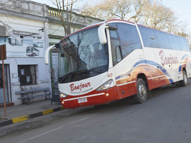 Bonjour: Desde los viajes de campaña a los servicios internacionales