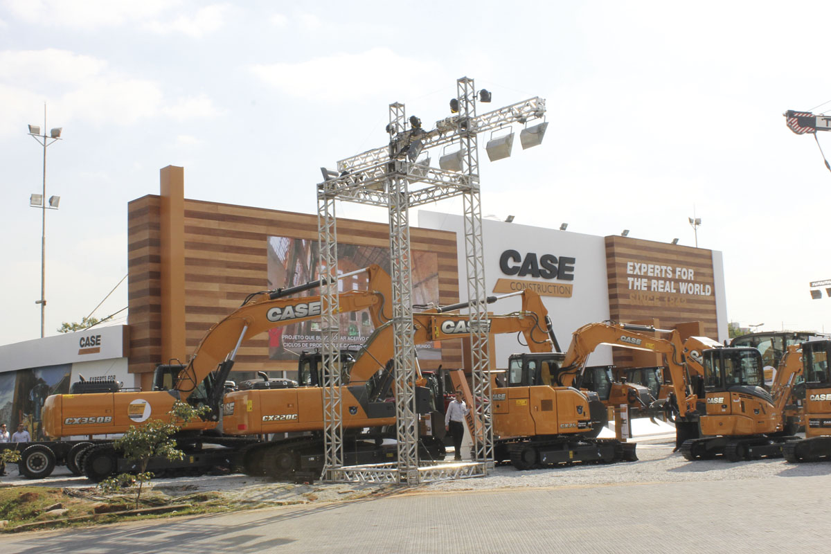 M&T EXPO 2015: Case Construction Equipment presentó su nueva línea de tractores de orugas