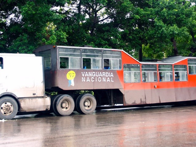 La perenne crisis del transporte urbano en La Habana