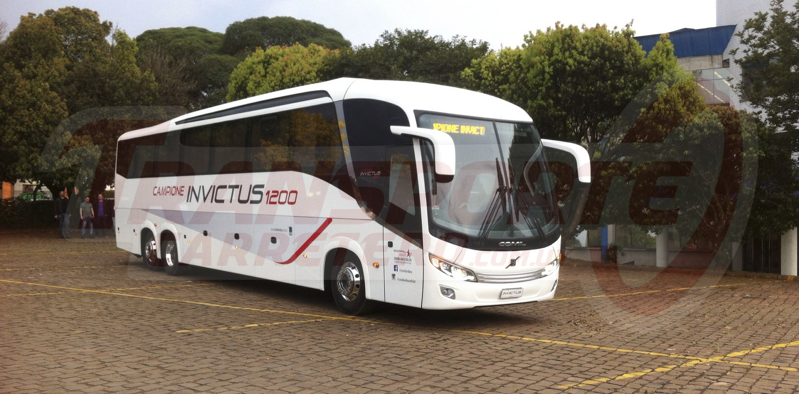 Transporte Carretero con primicia mundial de Comil: Campione Invictus 1200