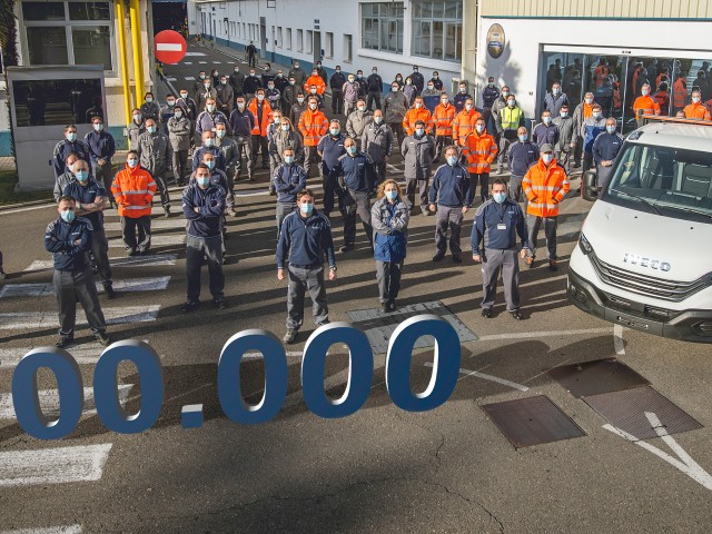 IVECO produce la Daily número 700.000 en Valladolid en el 30º aniversario del inicio de su fabricación en esta Planta