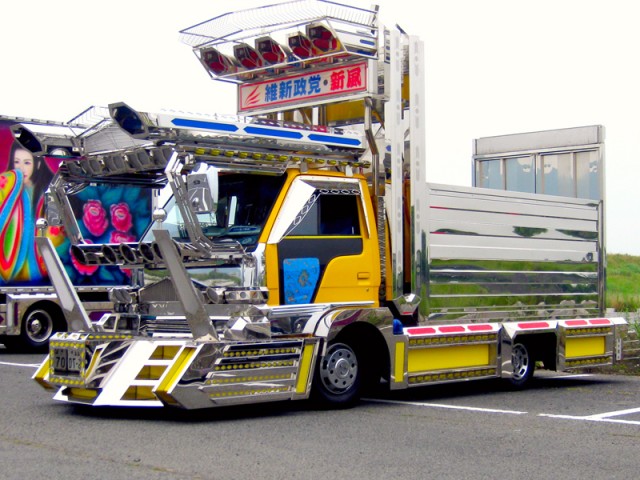 Dekotora_2