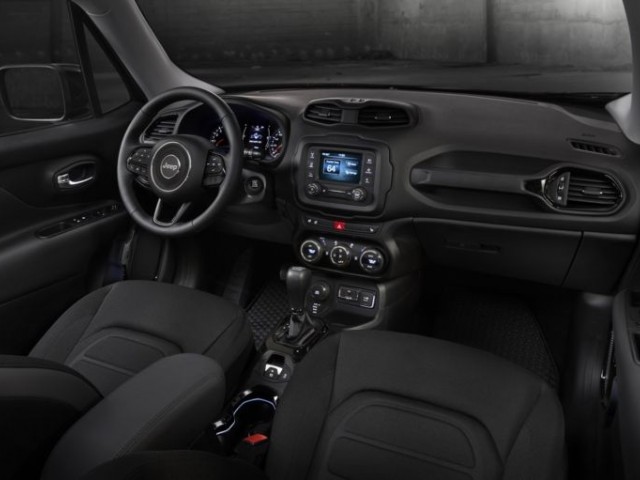 Edicion_especial_Jeep_Renegade_Dawn_of_Justice_2