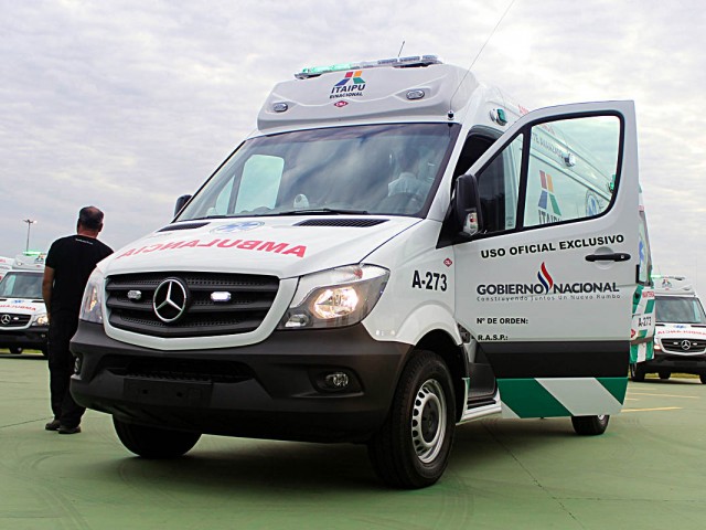 Entrega_ambulancias_Sprinter_argentinas_en_Paraguay_Foto_3