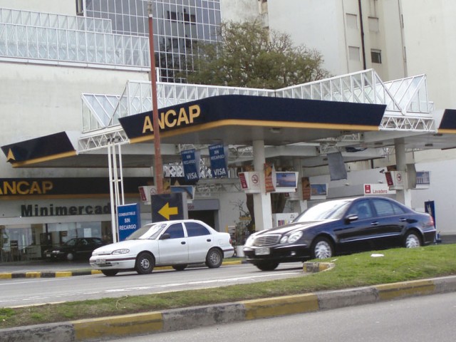 Ancap bajó todos los combustibles 2,3% en promedio