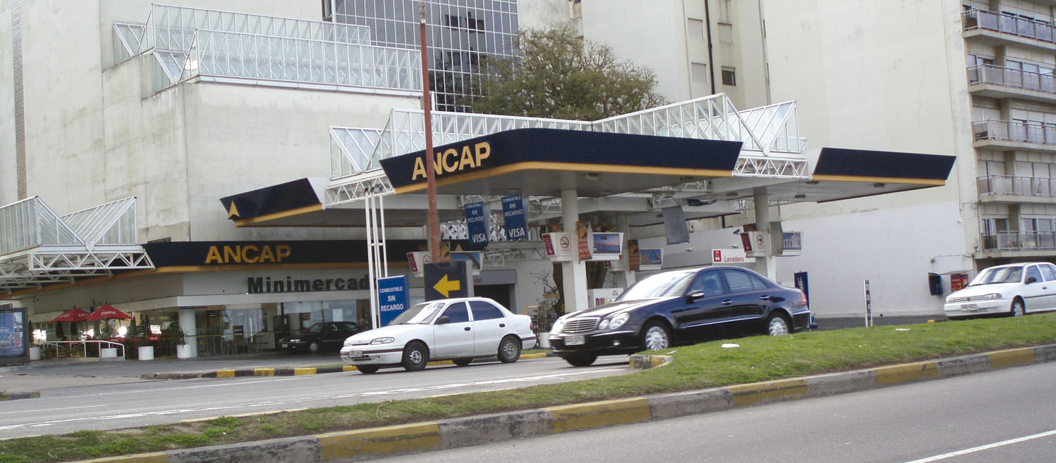 Ancap bajó todos los combustibles 2,3% en promedio