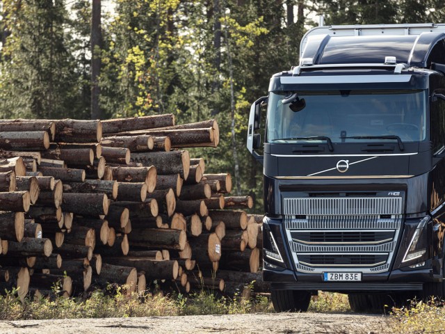 Volvo Trucks presenta el nuevo Volvo FH16: una combinación de comodidad con potencia para una productividad superior