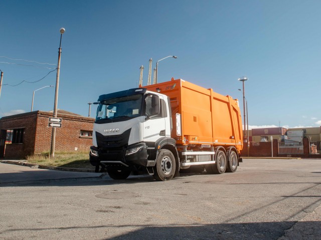 Ecotecno renueva su confianza en los vehículos IVECO y adquiere flota para servicios municipales en Maldonado