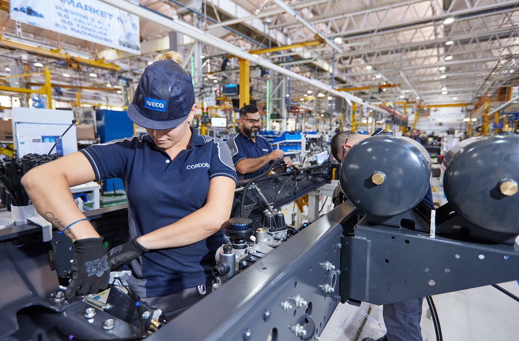 IVECO consolida su posición de mercado en Argentina mediante una fuerte estrategia de producción nacional