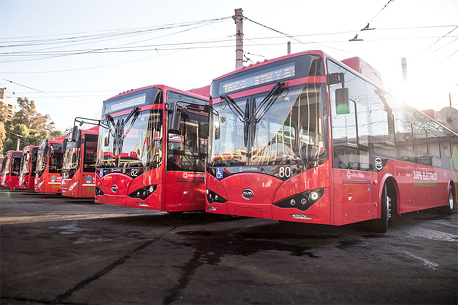 Argentina presenta la primera flota de buses eléctricos en Mendoza