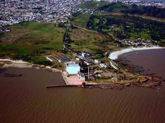 Gas Sayago retomará obras en muelle y escollera de planta regasificadora