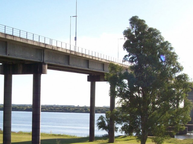 Comisión Río Uruguay promueve estudio de circulación de cargas en puentes binacionales