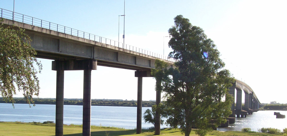 Comisión Río Uruguay promueve estudio de circulación de cargas en puentes binacionales