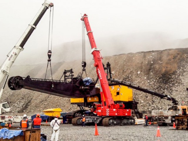 Grua_telescopica_sobre_cadenas_LTR_1220