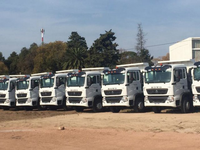 Caraminer S.A. recibe 14 volcadoras Howo 280hp 6x4 de 15m3 de origen