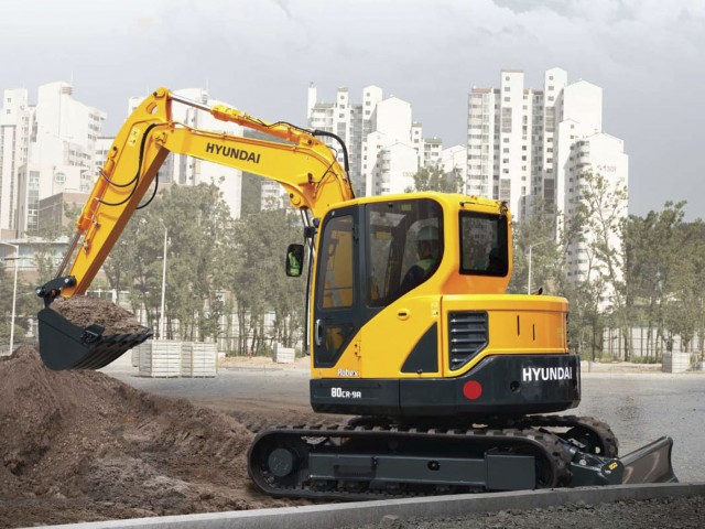 HYUNDAI_Excavadoras_Pequenas_R80CR-9A_Equipos_para_la_construccion_4