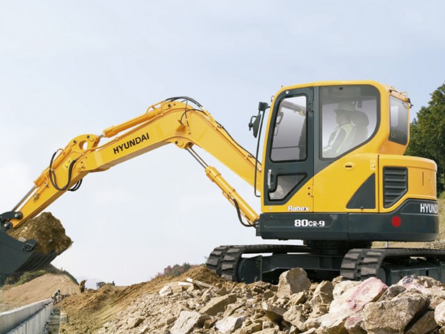 HYUNDAI_Excavadoras_Pequenas_R80CR-9_Equipos_para_la_construccion_2