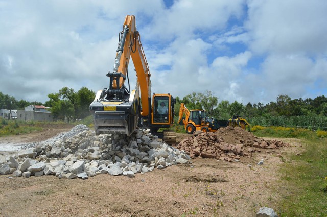 Hyundai con novedades y demostraciones: dos nuevas palas cargadoras y trituradoras MB Crusher