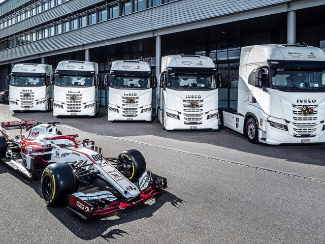 Los camiones IVECO se incorporan a la flota del equipo Alfa Romeo Racing ORLEN