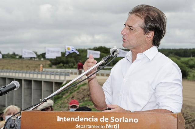 Presidente Lacalle Pou inauguró puente entre Lares y Perseverano