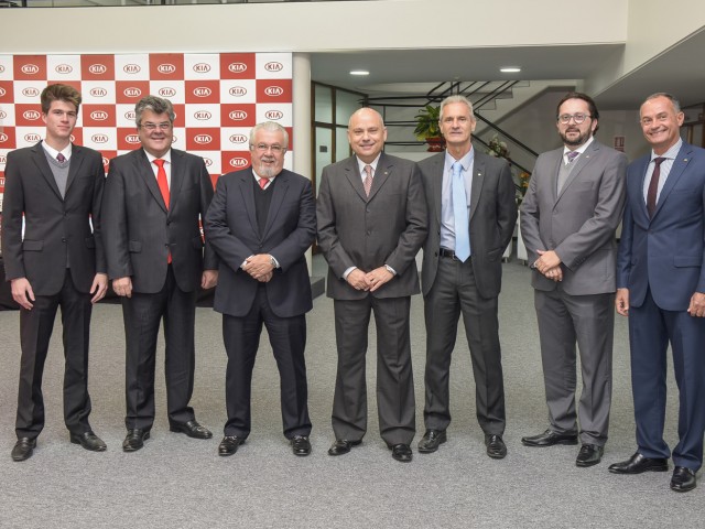 Grupo Gandini inaugura nueva sede de Kia Motors en Montevideo