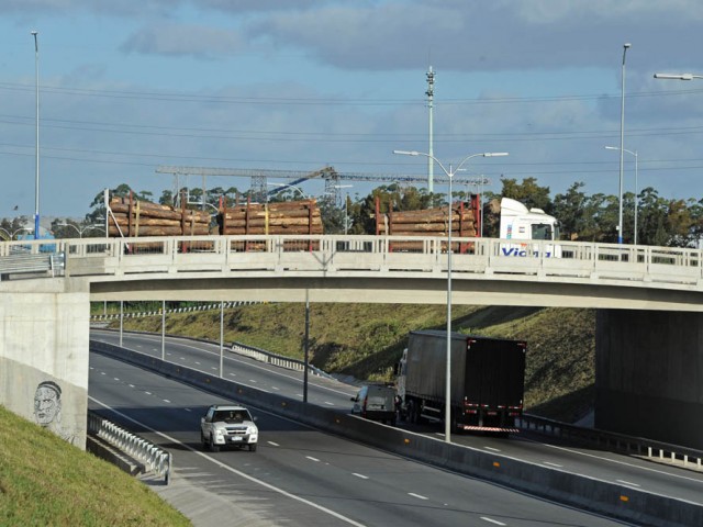 Rossi inauguró nuevos intercambiadores en la intersección de ruta 1 con caminos Tomkinson y Cibils