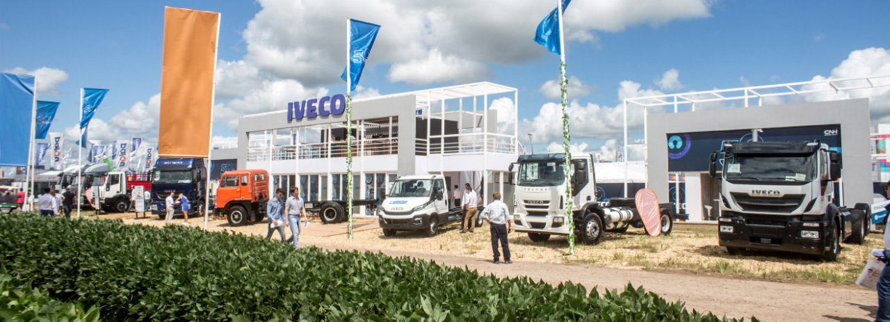 IVECO Argentina, presente en Expoagro conmemora los 50 años de fabricación e introduce la gama Natural Power, los primeros vehículos comerciales a GNC en el país