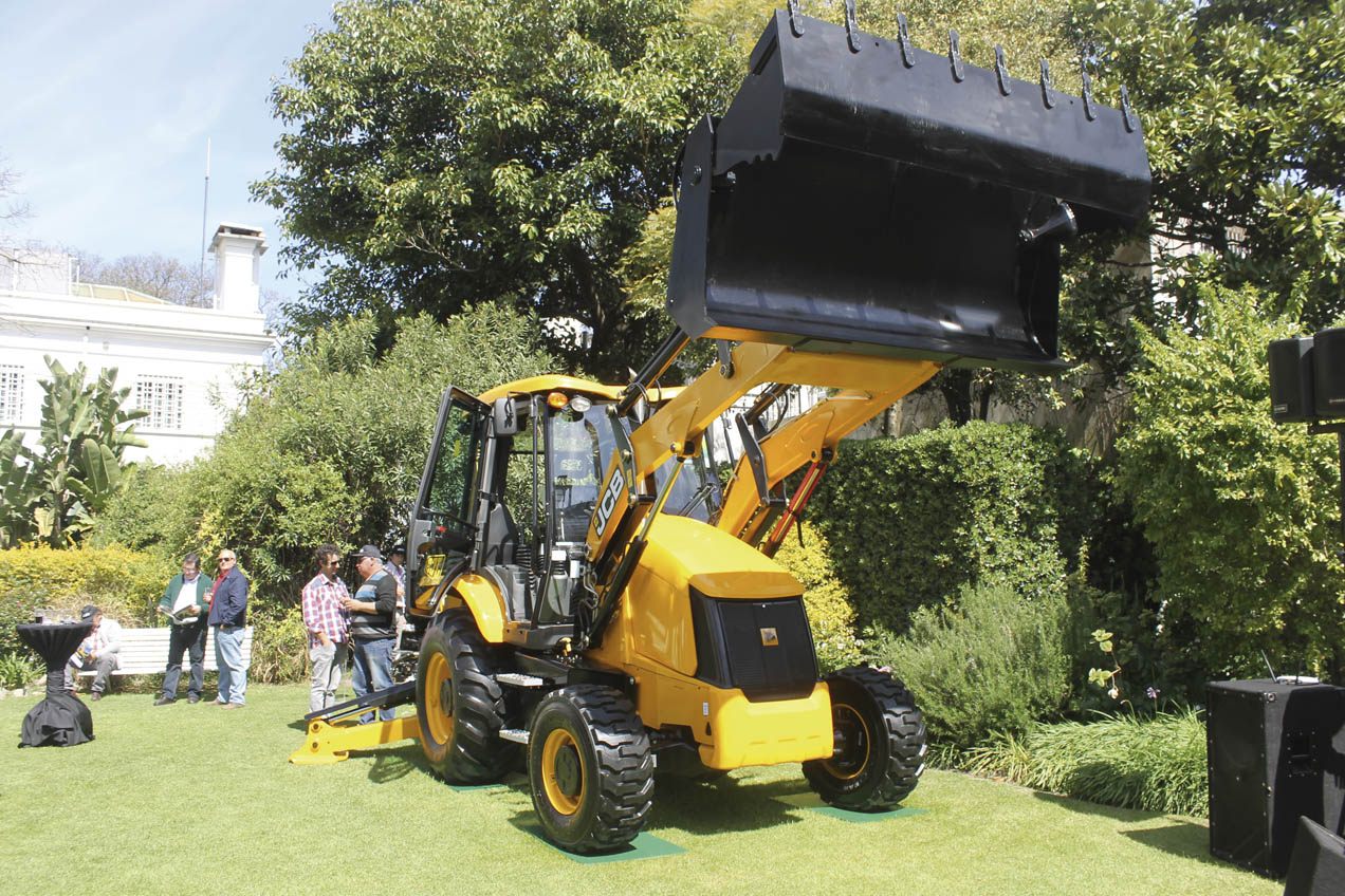 Lanzamiento en Uruguay de la 3CX Global: JCB renueva a un líder del mercado