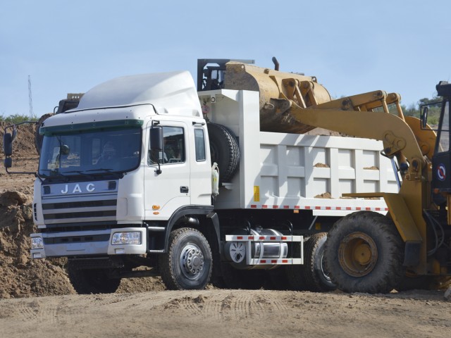 Camión del mes: Jac 336Hp Gallop 6x4 Volcadora - Un camión con volcadora que  entiende lo que es rendimiento