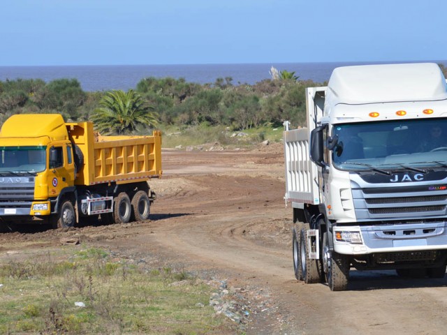 Jac_336Hp_Gallop_6x4_Volcadora_9