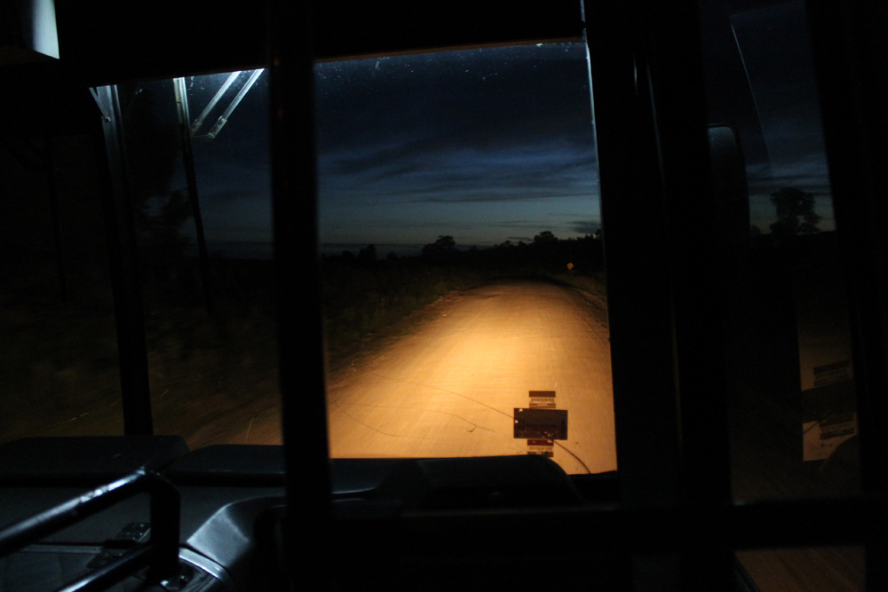 Los procedimientos para conducir durante la noche